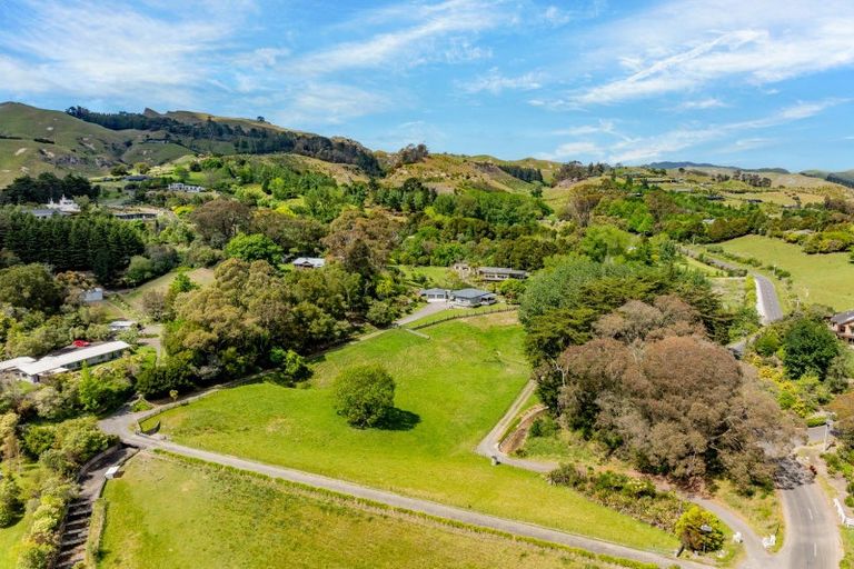 Photo of property in 137 Tauroa Road, Havelock North, 4130
