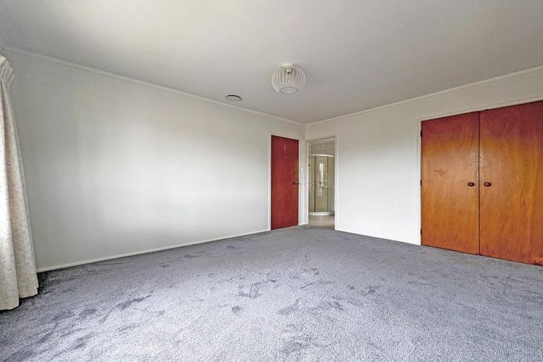 Photo of property in 1/12 Shakespeare Road, Milford, Auckland, 0620
