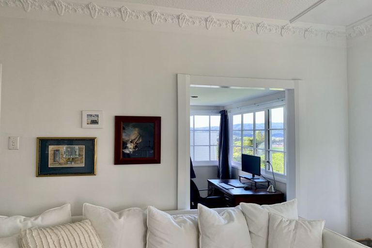 Photo of property in 29 Tirohanga Road, Tirohanga, Lower Hutt, 5010