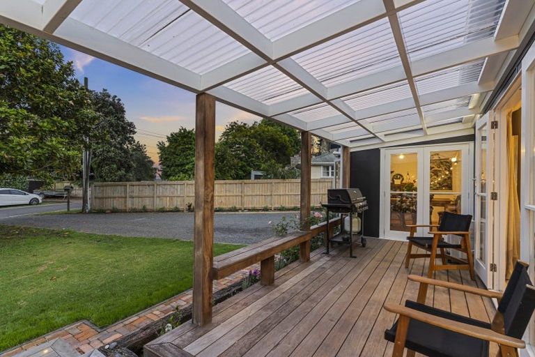 Photo of property in 6 Widdison Place, Whangamata, 3691