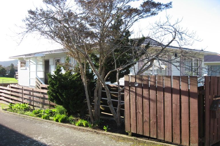 Photo of property in 22 Holland Street, Wainuiomata, Lower Hutt, 5014