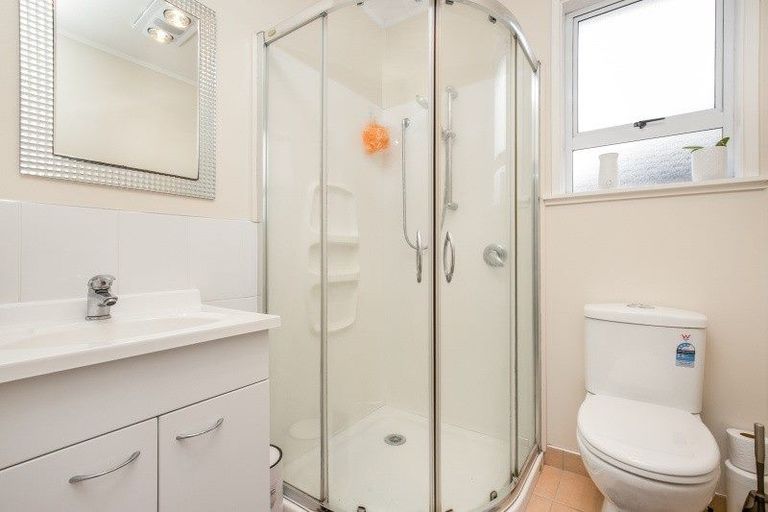 Photo of property in 31 Village Way, Ardmore, Papakura, 2582