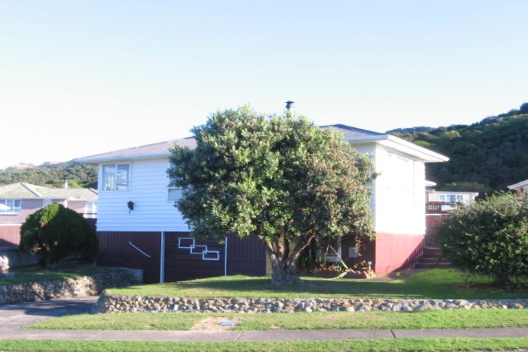 Photo of property in 42 Rangituhi Crescent, Takapuwahia, Porirua, 5022