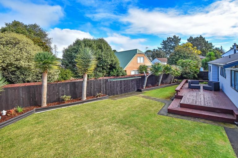 Photo of property in 16 Pinehurst Place, Wattle Downs, Auckland, 2103