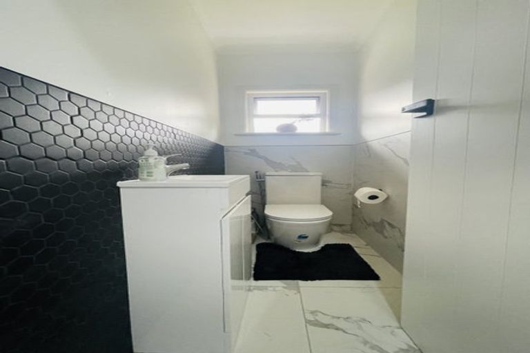 Photo of property in 5 Freshney Place, Hillpark, Auckland, 2102