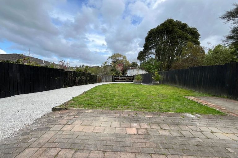 Photo of property in 25 Geoffrey Road, Torbay, Auckland, 0630
