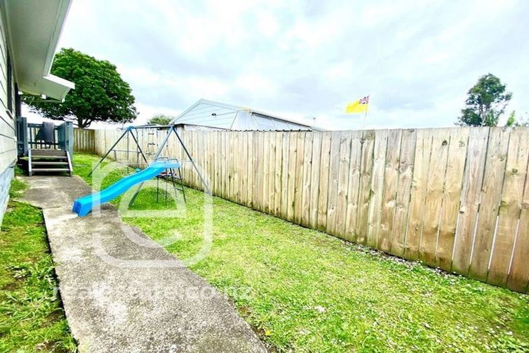 Photo of property in 1/14 Kennington Drive, Clendon Park, Auckland, 2103