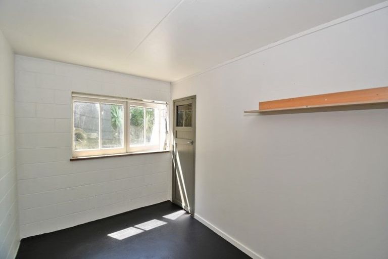 Photo of property in 17 Wonderview Road, Leigh, 0985