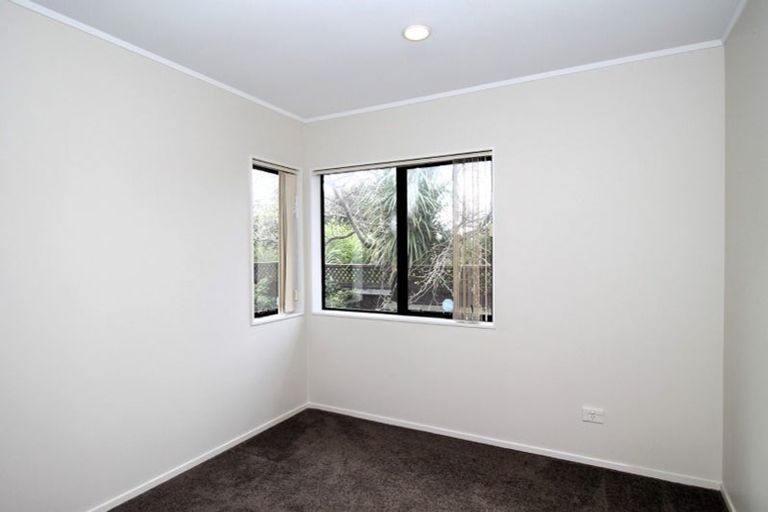 Photo of property in 99 Eugenia Rise, Totara Heights, Auckland, 2105