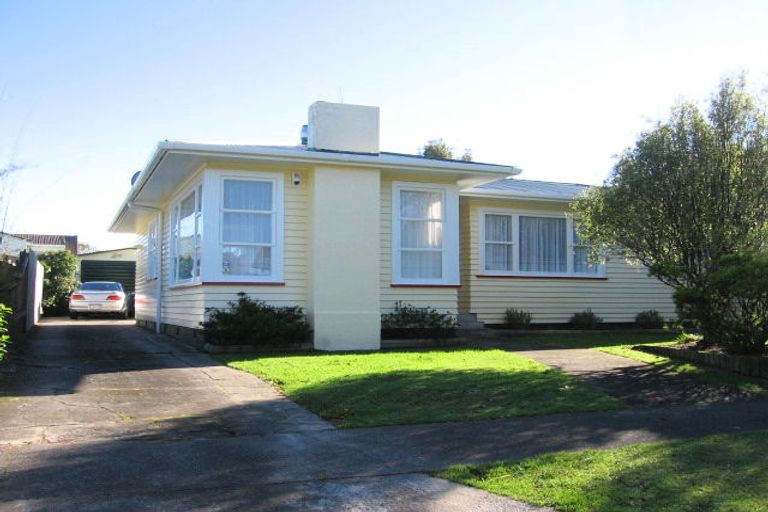 Photo of property in 18 Catlins Crescent, Milson, Palmerston North, 4414