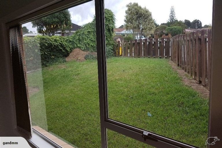 Photo of property in 30 Faith Bullock Place, New Lynn, Auckland, 0600