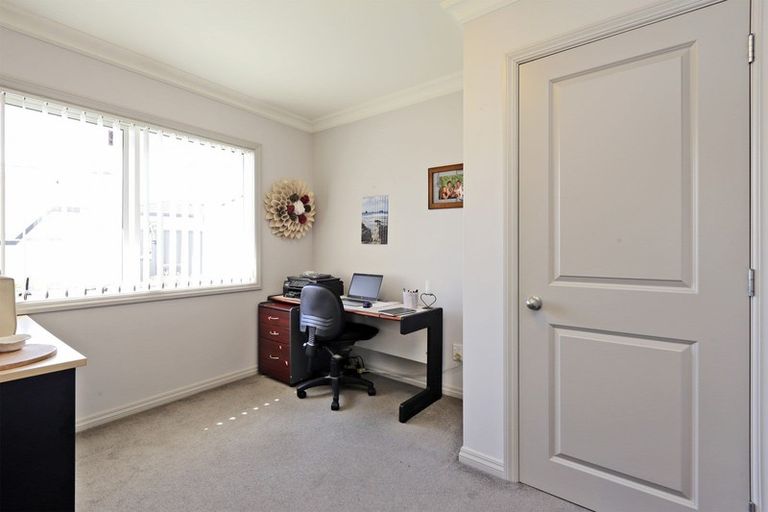 Photo of property in 15 Akaroa Road, Poraiti, Napier, 4112