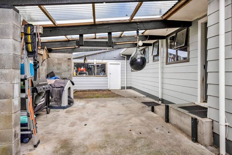 Photo of property in 70 Camberwell Road, Hawera, 4610