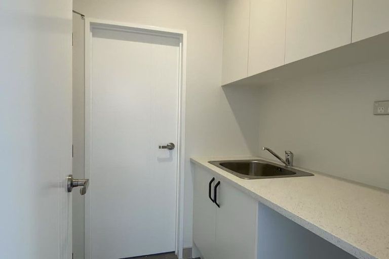 Photo of property in 28b Rotoma Rise, Clover Park, Auckland, 2019