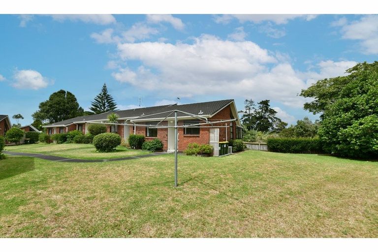 Photo of property in 8 Bellbird Place, Orewa, 0931