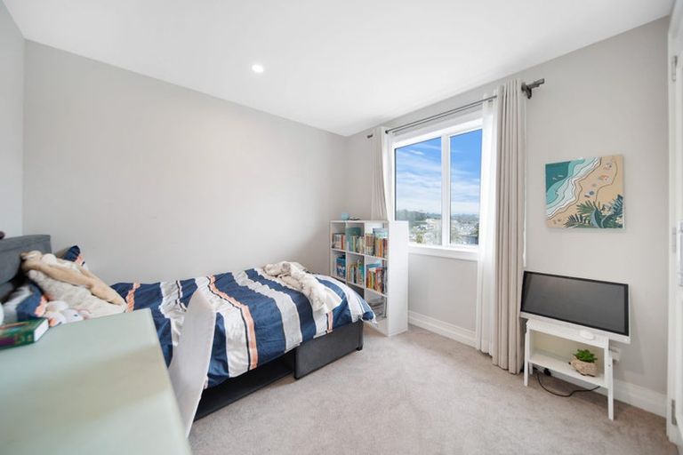 Photo of property in 2 Bela Vista Boulevard, Swanson, Auckland, 0614