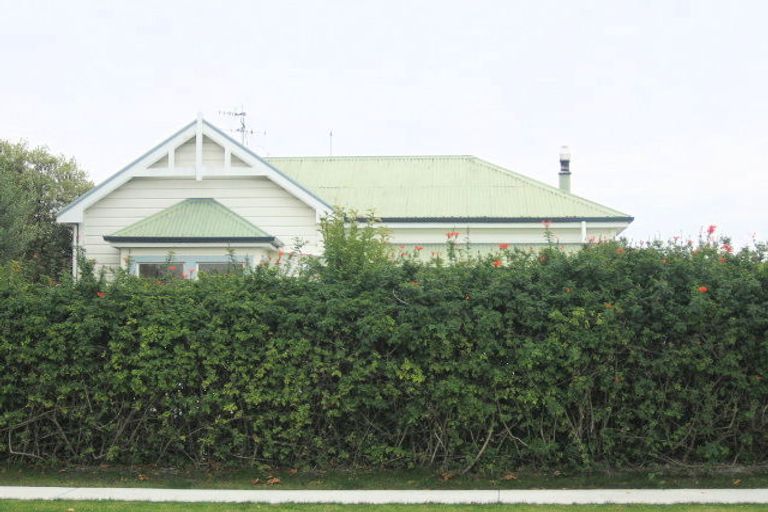 Photo of property in 12 Bowling Road, Greenmeadows, Napier, 4112