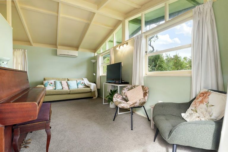 Photo of property in 1/68 Glenvar Road, Torbay, Auckland, 0630