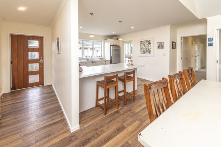 Photo of property in 6 Attrill Place, Tawhero, Whanganui, 4501