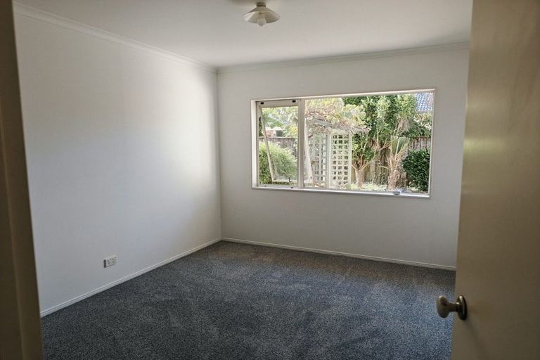 Photo of property in 14 Checkerberry Court, Henderson, Auckland, 0612