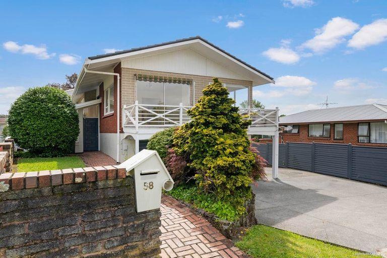 Photo of property in 58 Knightsbridge Drive, Forrest Hill, Auckland, 0620
