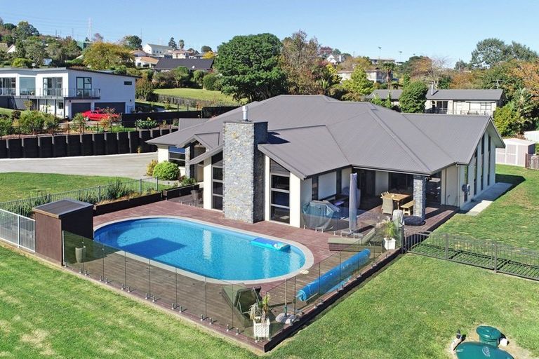 Photo of property in 11 Bernora Crescent, Bombay, 2675