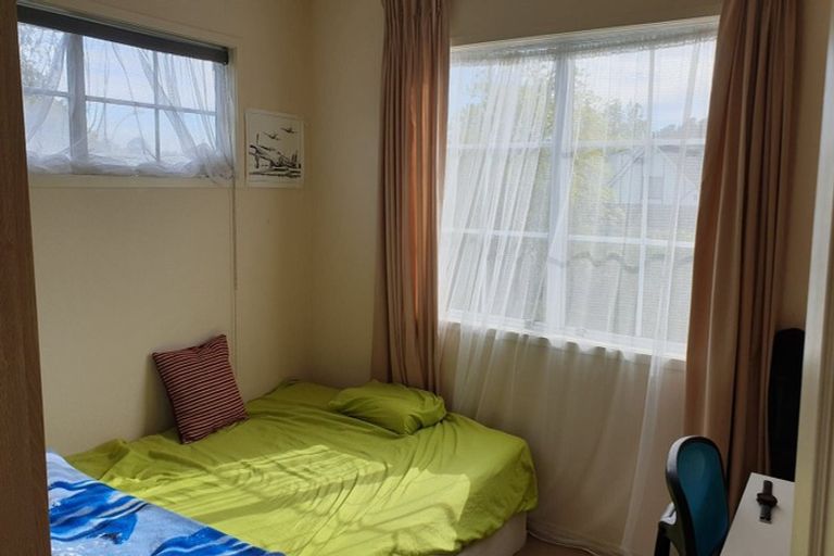 Photo of property in 1/35 Sunderlands Road, Half Moon Bay, Auckland, 2012