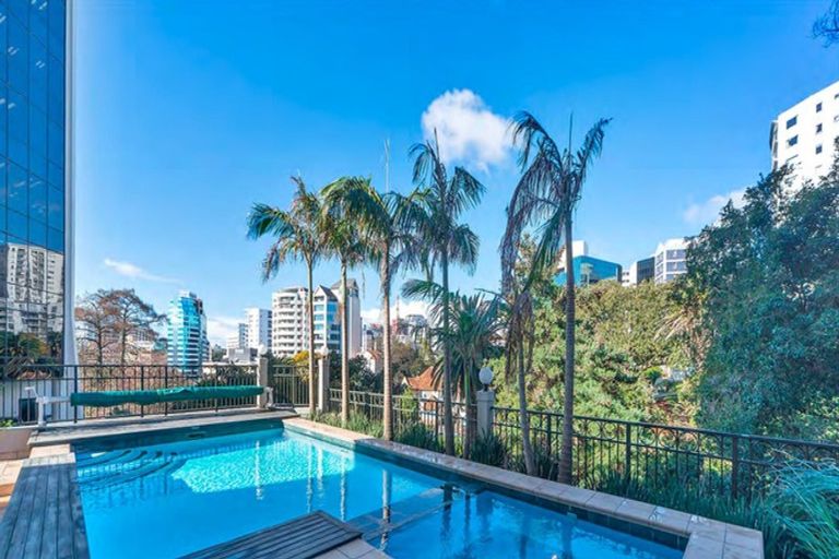 Photo of property in The Duxton Hotel Apartments, 6p/100 Greys Avenue, Auckland Central, Auckland, 1010