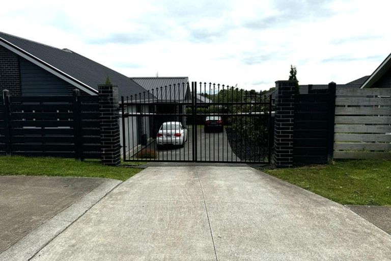 Photo of property in 17 Rowles Road, Pukekohe, 2120