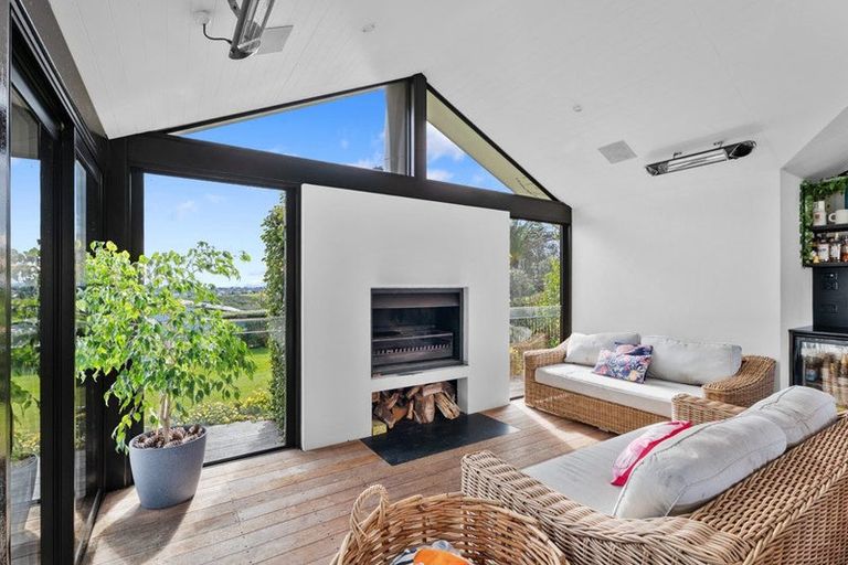 Photo of property in 86 Whites Road, Whitford, Howick, 2571