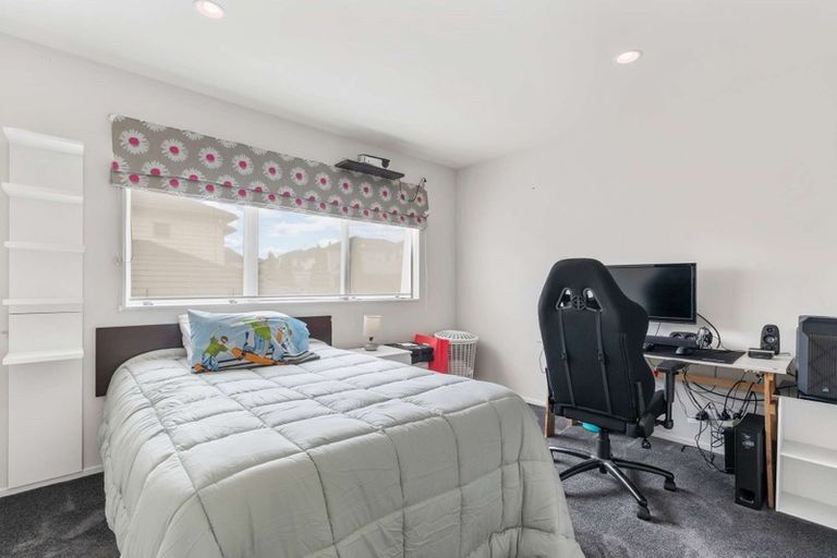 Photo of property in 5 Kouras Place, Flat Bush, Auckland, 2016