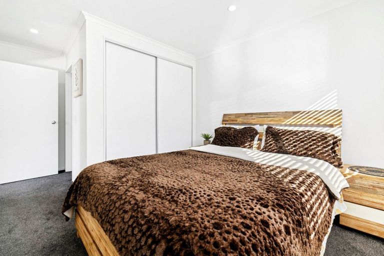 Photo of property in 2 Harore Road, Takanini, 2112