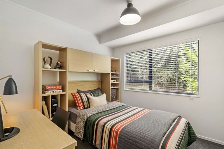 Photo of property in 2/70b Matipo Road, Mairangi Bay, Auckland, 0630