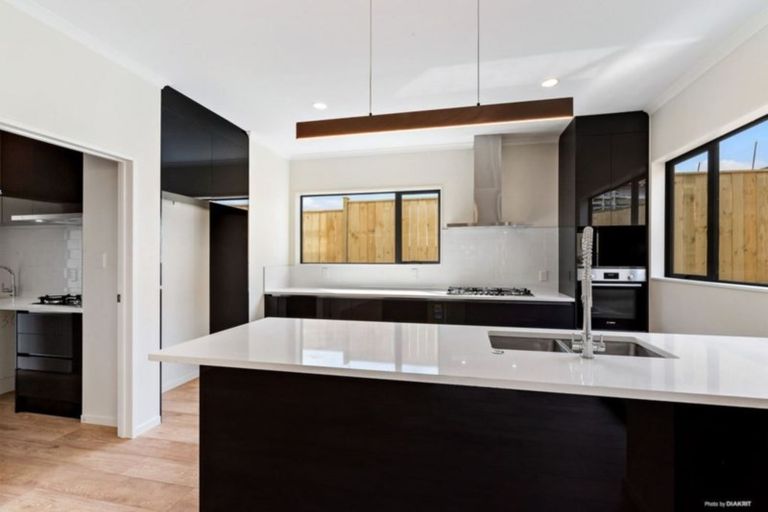 Photo of property in 36 Paripari Street, Flat Bush, Auckland, 2019