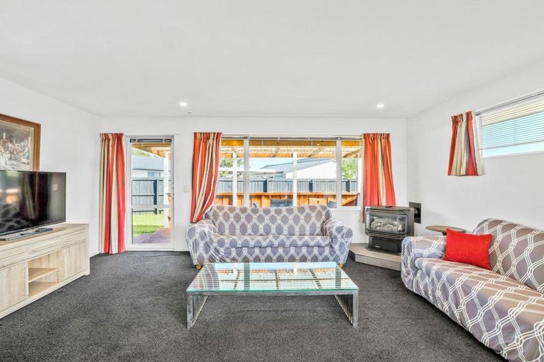 Photo of property in 1/10b Branksome Place, Parklands, Christchurch, 8083