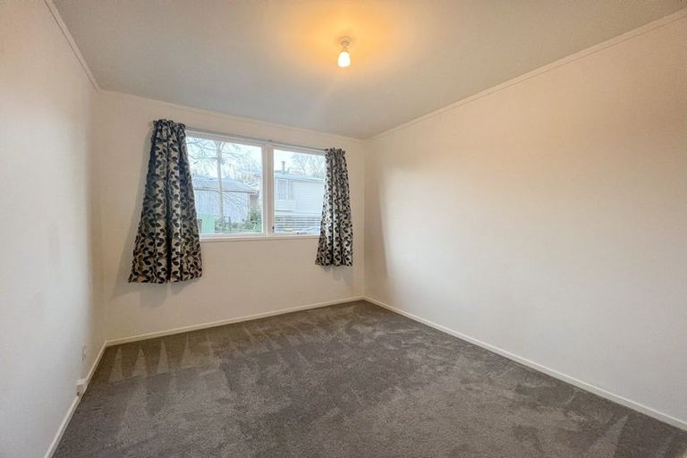 Photo of property in 35 Takapu Street, Henderson, Auckland, 0612