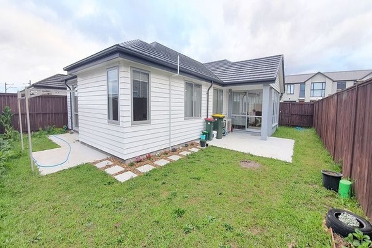 Photo of property in 22 Kapia Drive, Takanini, 2112