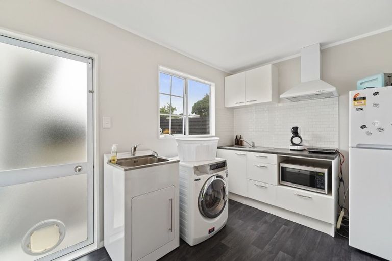 Photo of property in 4 Ingle Avenue, Waipahihi, Taupo, 3330