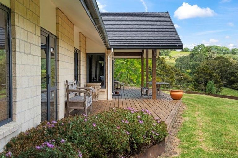 Photo of property in 87 Hurndall Street East, Maungaturoto, 0520