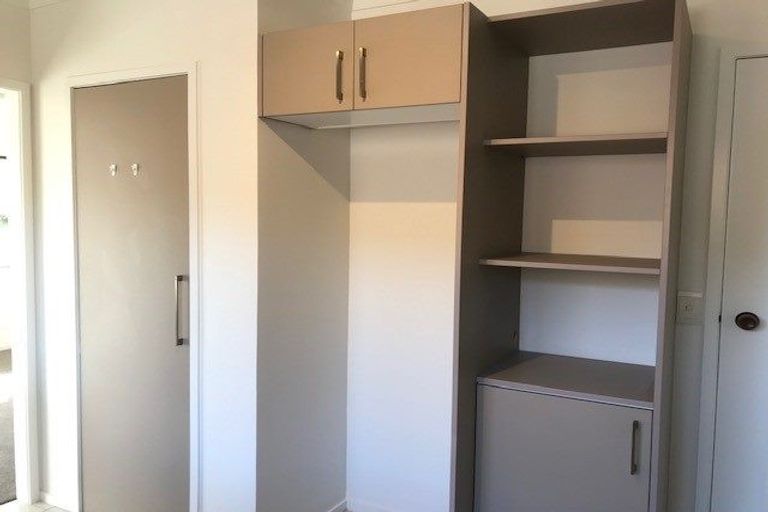 Photo of property in 2/98 Mirrabooka Avenue, Botany Downs, Auckland, 2010