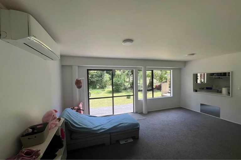 Photo of property in 42 Glenelg Road, Red Beach, 0932