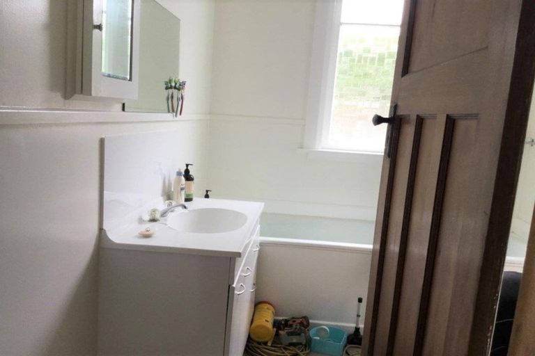 Photo of property in 14 Mangorei Road, Strandon, New Plymouth, 4312