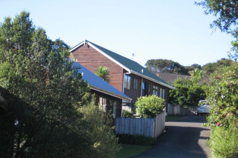 Photo of property in 3/85 Kaurilands Road, Titirangi, Auckland, 0604