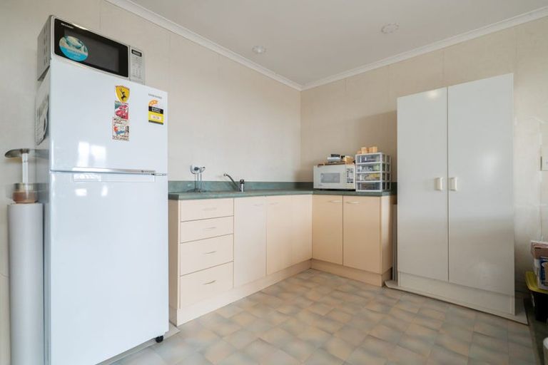 Photo of property in 56 Ribbonwood Crescent, Goodwood Heights, Auckland, 2105