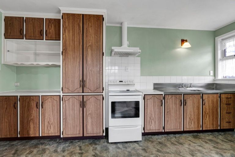 Photo of property in 38 Cowling Road, Hurdon, New Plymouth, 4310