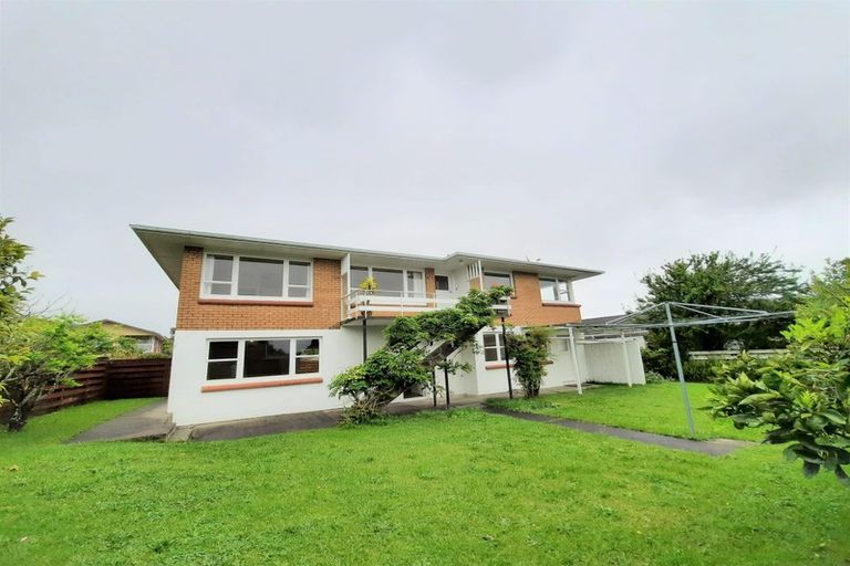 Photo of property in 25 The Crest, Sunnyhills, Auckland, 2010