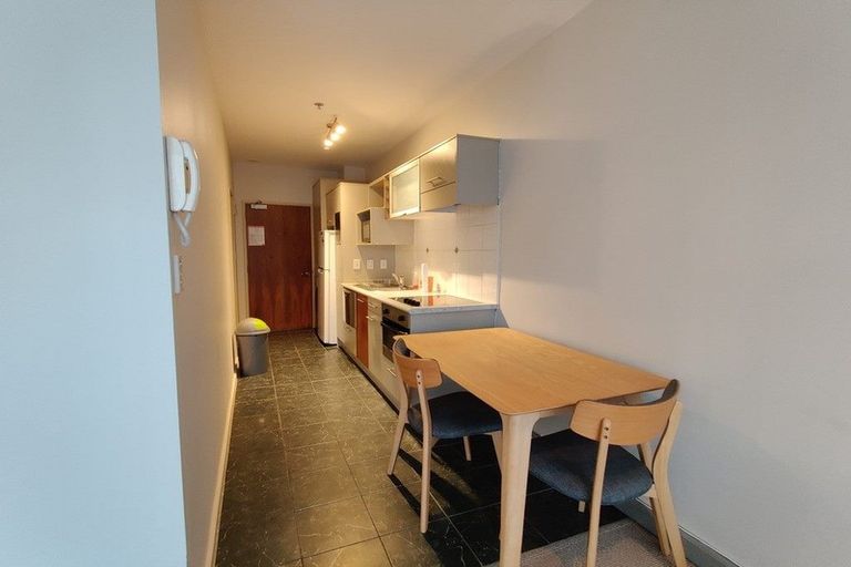 Photo of property in Atrium Towers, 1o/154 The Terrace, Wellington Central, Wellington, 6011
