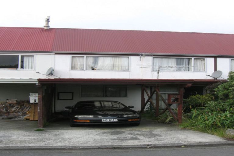 Photo of property in 18 Hollydale Grove, Churton Park, Wellington, 6037