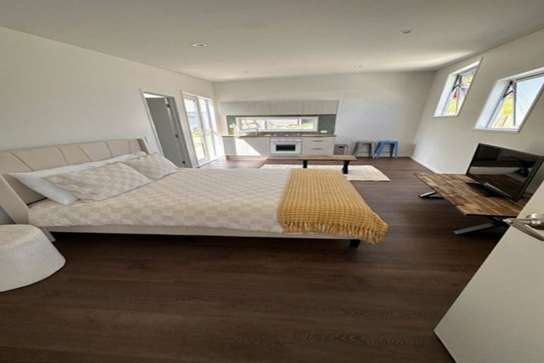 Photo of property in 1/231b Titirangi Road, Titirangi, Auckland, 0604