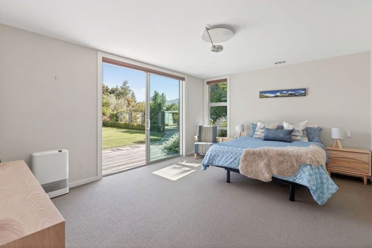 Photo of property in 28 Sam John Place, Lake Hawea, 9382